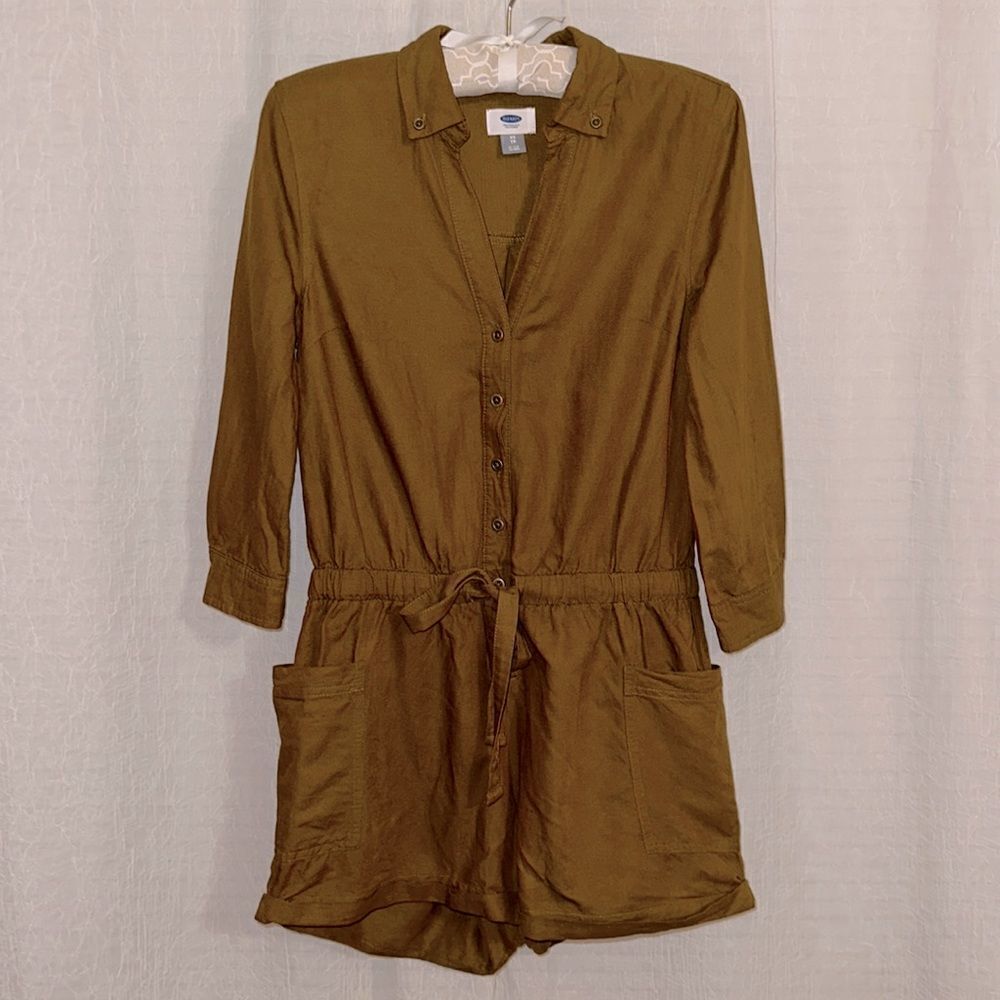 Old Navy XS Army Camo Green Quarter Sleeve Romper Toe Waist Button Front Pockets